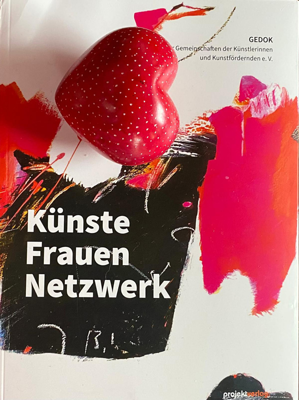 Künstlerinnen stellen Teile aus dem neuerschienenen Buch 100 Jahre Gedok vor
